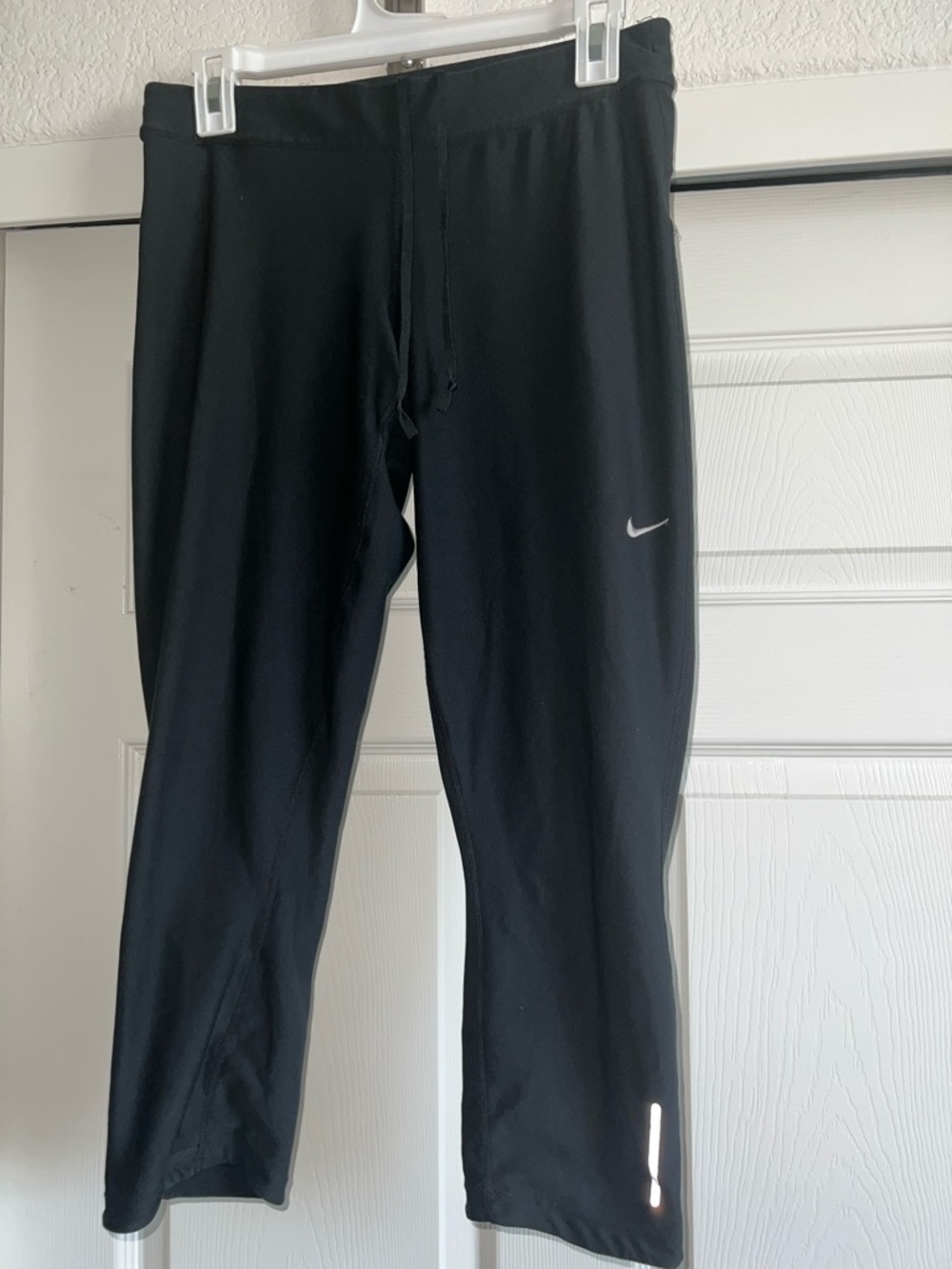 Nike Black Cropped Performance Leggings with Reflective Accent